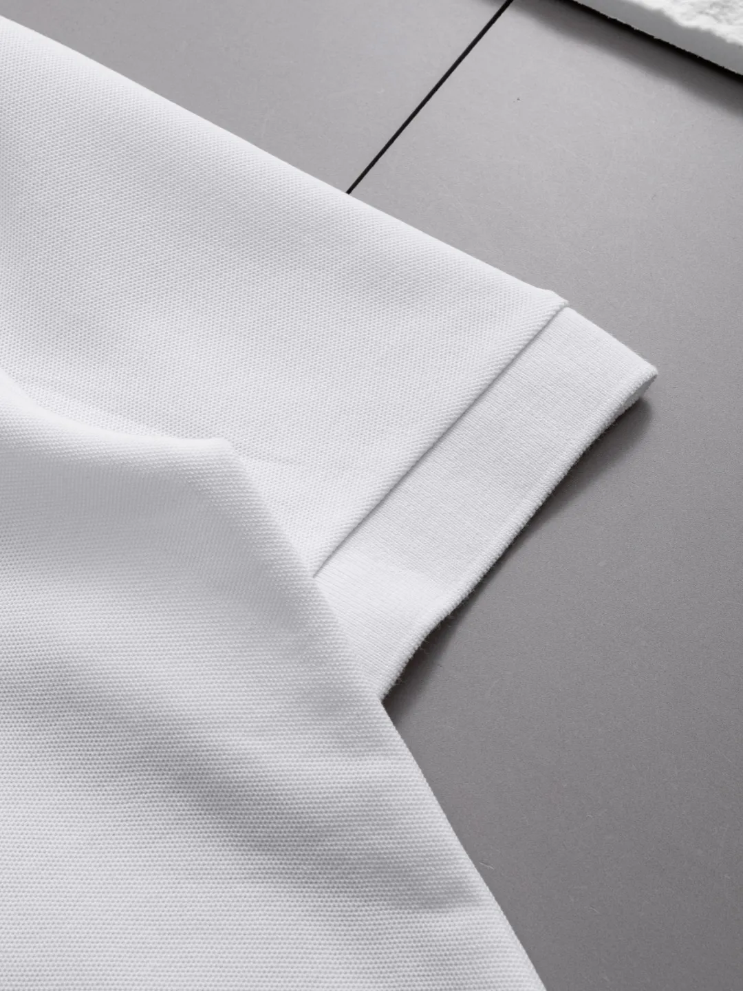 P100✨🔥 [VALENTINO] 2026FW short-sleeved lapel polo shirt Color: Black White Size: S-XXL